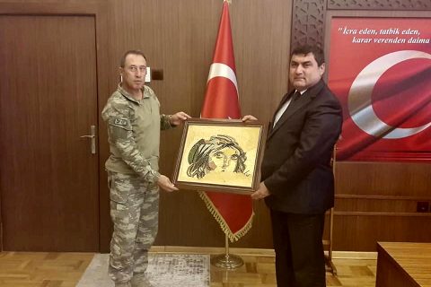 Tuğgenerale çingene kizi