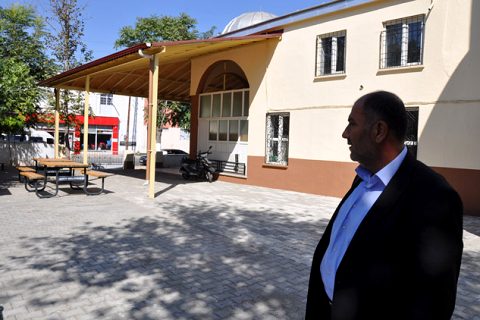 Nizip Sanayi Camiinin Çevresi Yenilendi