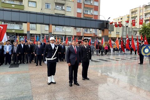 Nizip te 29 Ekim Cumhuriyet Bayramı Çelenk Töreni
