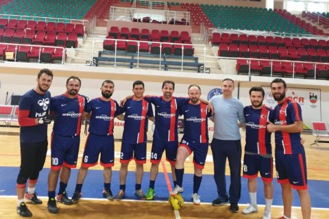 Salon Futbolunda Öğretmenlerimiz Bölge Şampiyonu Olarak Türkiye Finallerine Adlarını 