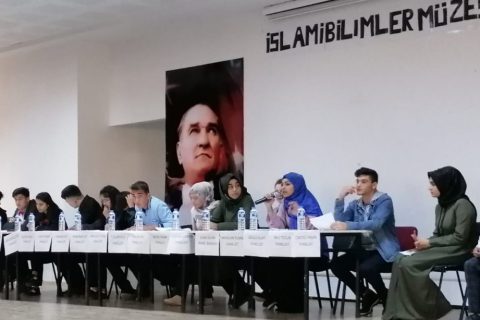 Fuat SEZGİN'in Bilim Tarihi Sohbetleri Paneli ve Tiyatro Gösterisi Gerçekleştirildi