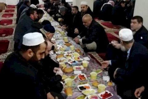 Sabah namazi buluşmalarina vatandaştan ilgi