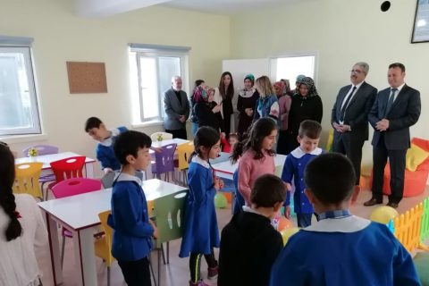 Hayırseverlerimizce Yaptırılan Bahçeli İlkokulu Kütüphanesi Açıldı