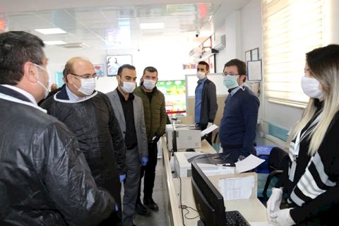 Kaymakam ve Belediye Başkanı’ndan hastane ziyareti