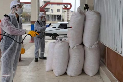 Nizip Belediyesi, fıstık hali ve otogarı dezenfekte etti