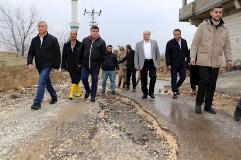 Kaymakam ve Belediye Başkanı sel bölgesinde incelemelerde bulundu