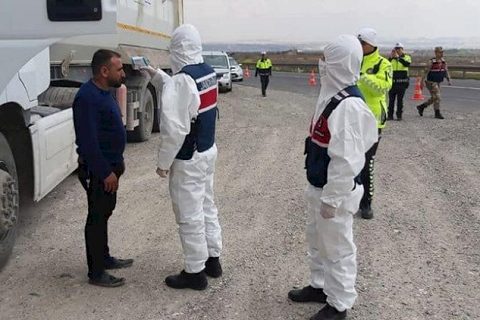 Jandarma Sürücülerin Ateşini ve araçtakilerin ateşlerini ölçttü