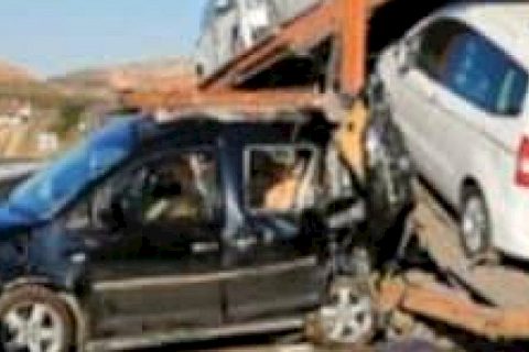 Arızalı Araca Tır Çarptı; 1 Ölü 1 Yaralı