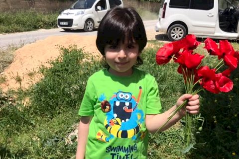 çocuklarimiz dişariya çikti