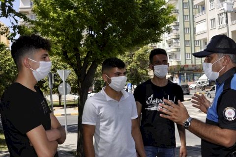 Toplum Polisleri vatandaşları Maske - Sosyal mesafe konularında bilgilendirdi