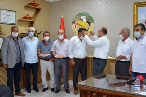 Nizip ticaret borsasi yilin ilk kirmizi fistiğini ödüllendirdi