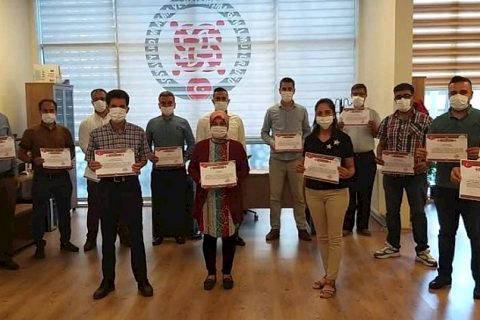 Vali Gül’den Vakıf personeline teşekkür belgesi 