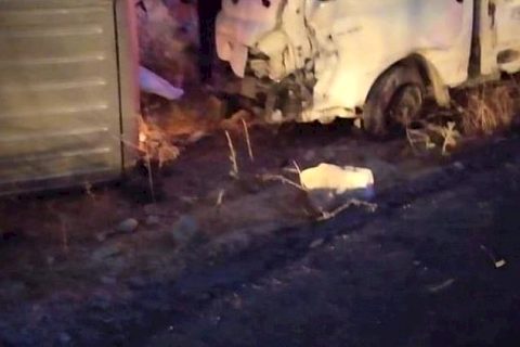Gaziantep - Nizip karayolunda korkunç kaza: ölü ve yaralılar asfalta savruldular.