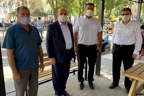 Başkan Sarı, kazada yaralanan katibi ziyaret etti