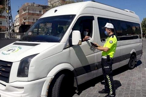 Nizip'te maske ve sosyal mesafe denetimi yapıldı