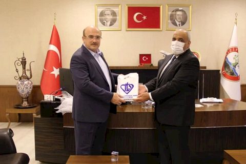 Müftü Çiftçi’den Belediye Başkanı Sarı’ya ziyaret