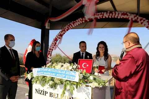 Zeugma Kır Nikah alanı evlenecek olan çiftlerin gözdesi oldu