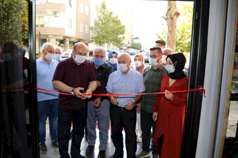 Salon Reina Hizmete Açıldı