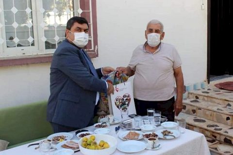 Nizip Kaymakamı Kemal Şahin, 1-4 Ekim Yaşlılar Haftası” dolayısıyla ilçede bulunan ya