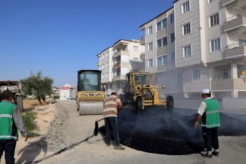Nizip’te asfalt mesaisi sürüyor