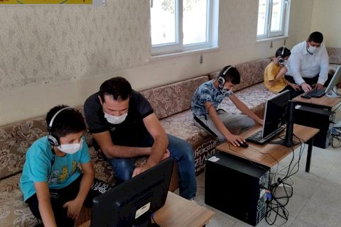 Evinde bilgisayar ve internet olmayanlar için EBA sınıfı oluşturuldu
