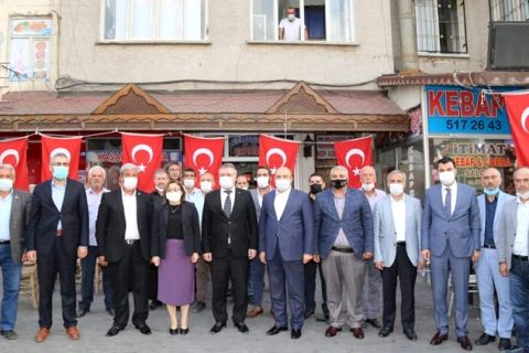 Fatma Şahin ve beraberindeki heyet MHP Teşkilatını Ziyaret Etti
