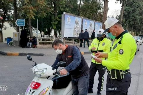 Kask takmayan motosiklet sürücülerine ceza yağdı