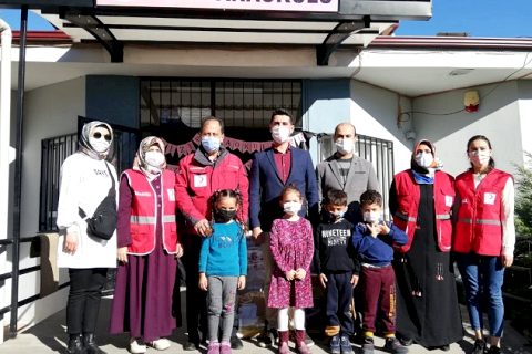 Öğrencilerden İzmir’e yardım eli