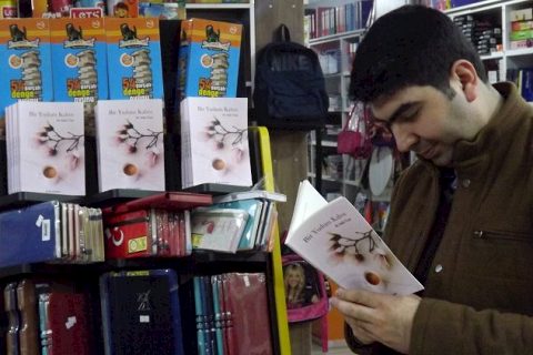 Bir yudum kahve kitabi nizip’te okurlariyla buluşmaya başladi