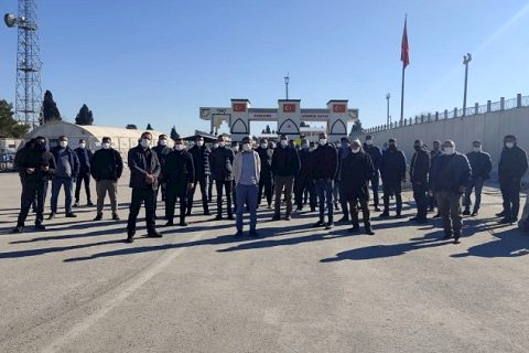 TIR şoförleri Karkamış'ta kontak kapattı