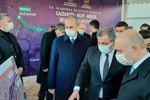 Bakanlar Nizip yolunu inceledi