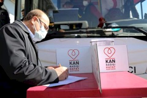 Belediye Başkanı Sarı kan bağışında bulundu