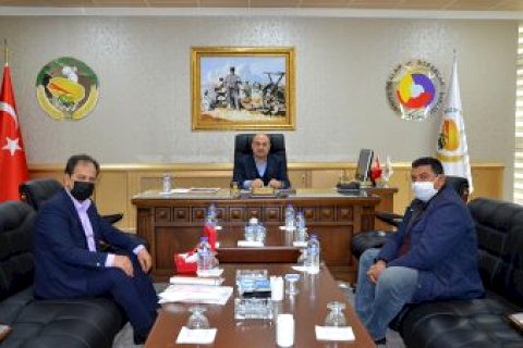 Nizip kizilay şube başkani mehmet genç başkan sari’yi ziyaret etti