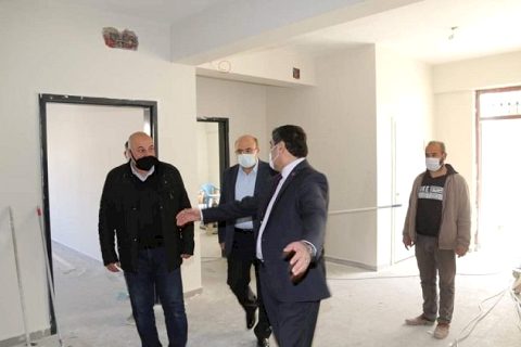 Kaymakam ve Belediye Başkanı okul inşaatını inceledi