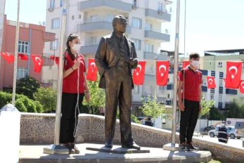 Nizip'te 23 Nisan Coşkuyla Kutlandı