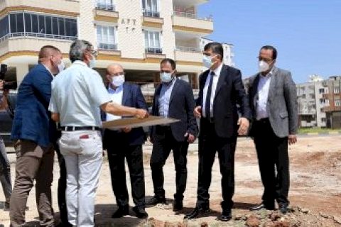Başkanlar Sarı ve Fadıloğlu pazar yeri inşaat alanını inceledi