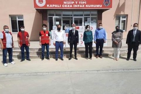 Nizip Kızılay'dan mahkum çocuklarına yardım