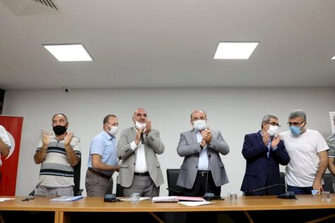 Başkan Sarı’nın zam oranı ayakta alkışlandı