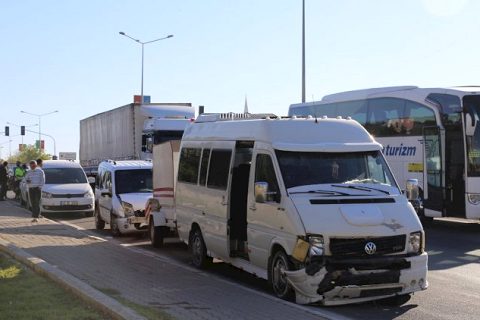 Nizip’te zincirleme trafik kazası