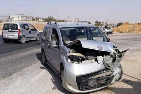 Korkunç trafik kazası: 3 yaralı