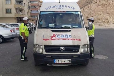 Birecik Emniyeti Öğrenci Servislerine Yönelik Denetim Gerçekleştirdi