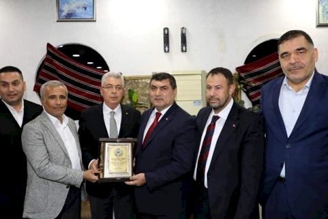 Nizip OSB Yönetim Kurulundan Kaymakam Şahin’e Teşekkür Plaketi