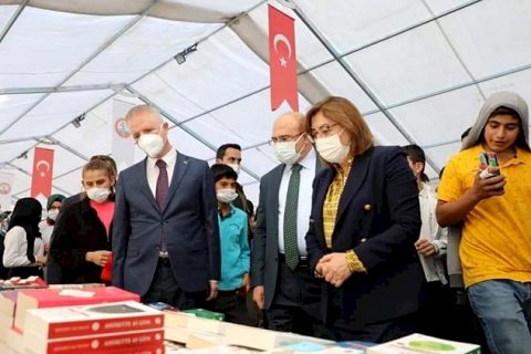 ''İyi bir kitap, gerçek bir hazinedir."