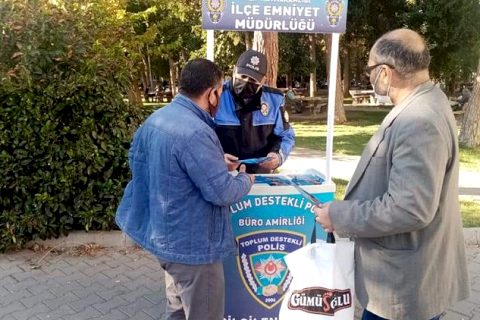 Toplum polisi mobil dolandırıcılığı konusunda bilgilendirdi