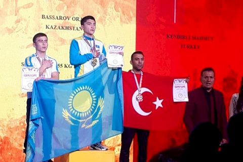 Romanya'da şampiyon Mahmut Kendirci