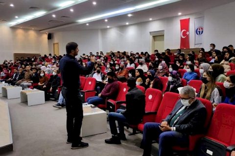 Efiloğlu, öğrencilerle buluştu