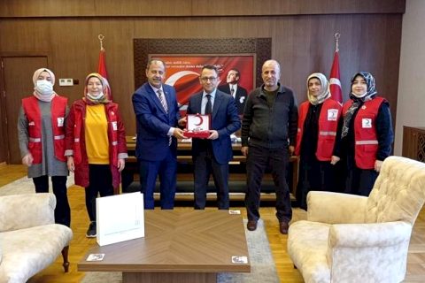 Kızılay'dan Kaymakam Çağlar'a Ziyaret 