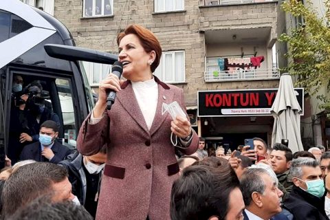 İYİ Parti Genel Başkanı Akşener, Nizip'te Halka Buluştu