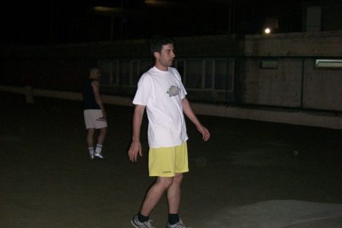 derman uzaklarda simdi 