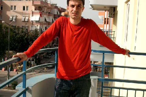derman uzaklarda simdi 